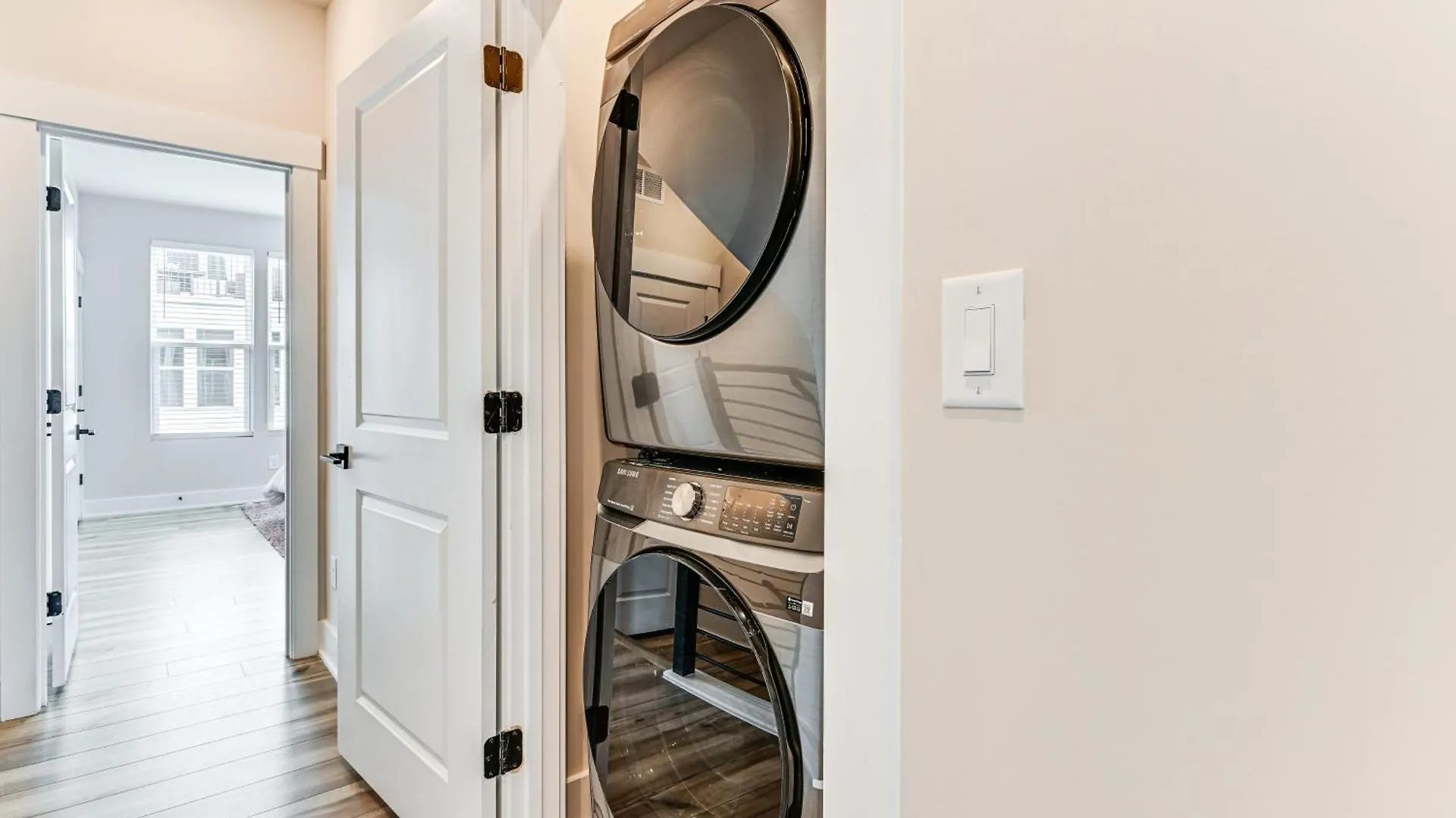 別荘 2 Mi To Uptown Charlotte Townhome With Balconies! 米国