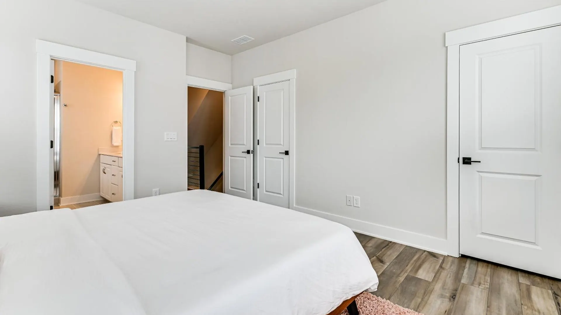 2 Mi To Uptown Charlotte Townhome With Balconies! 別荘